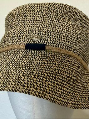 Scala Women's Two-Tone Woven Straw Bucket Hat - Black & Natural